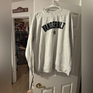 Size XL. Men's Vanderbilt sweatshirt.